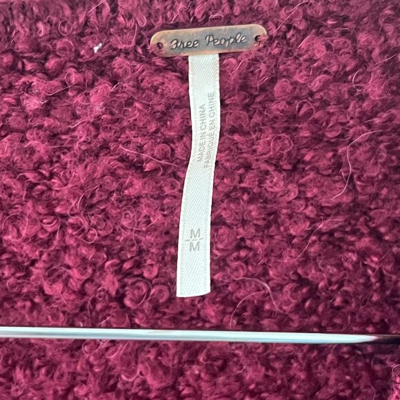 Free People Lofty Songbird Boucle Oversized V-neck Burgundy Sweater Size Medium - Picture 4 of 5